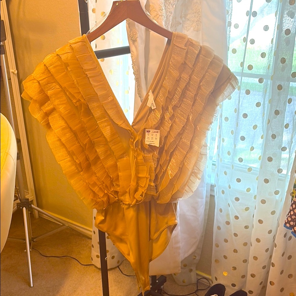 Ruffled light gold cream Bodysuit w ruffled top